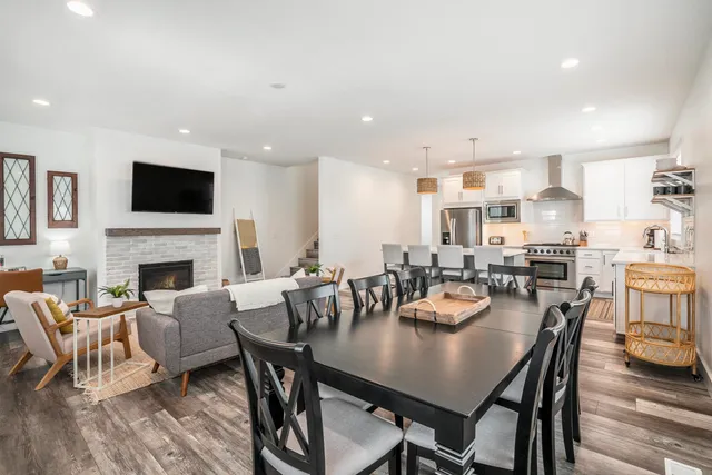 $1,200,000 | 922 North Hill Street, South Bend, IN 46617