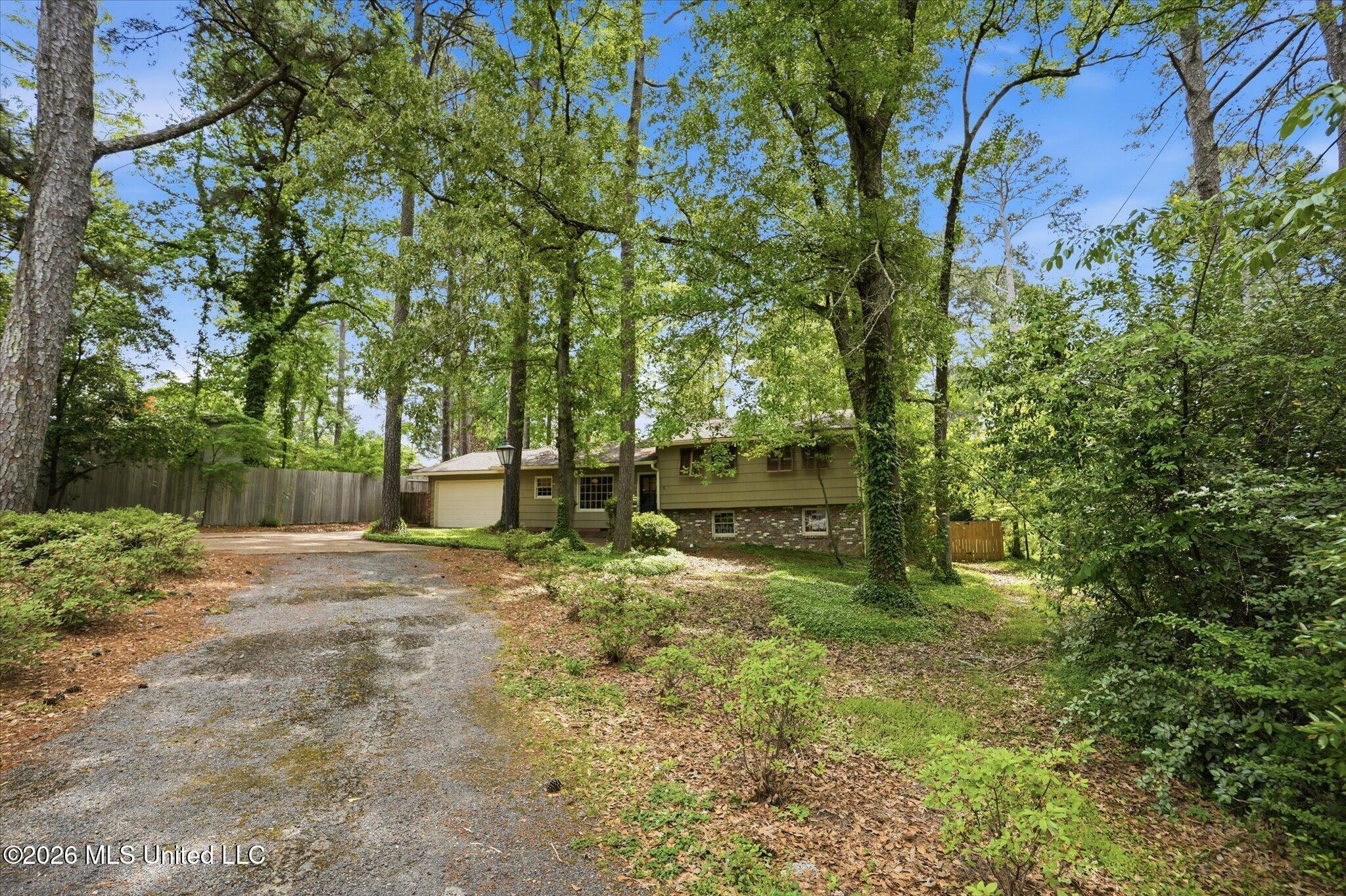 2115 Meadowbrook Road Jackson, MS 39211 - Photo 3 of 40 03-2115_Meadowbrook_Rd_040