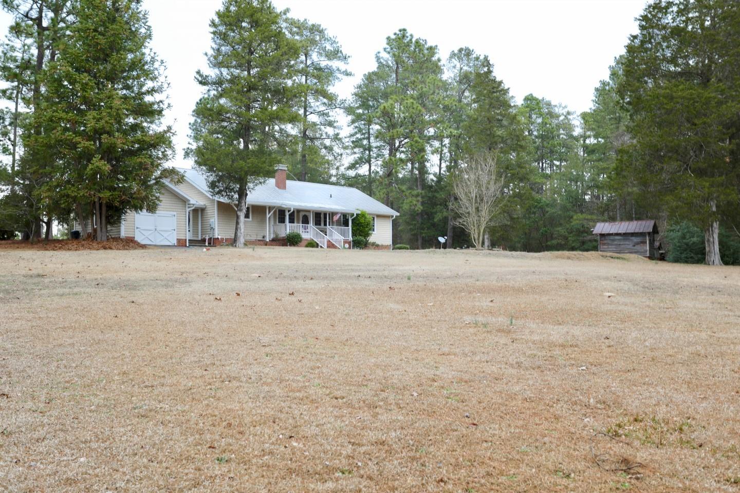 2821 Linden Road Aberdeen, NC 28315 - Photo 8 of 43 Room to Breathe