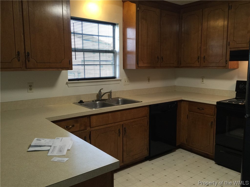 29 Rotherham Lane Hampton, VA 23666 - Photo 4 of 9 Gallery Image 4