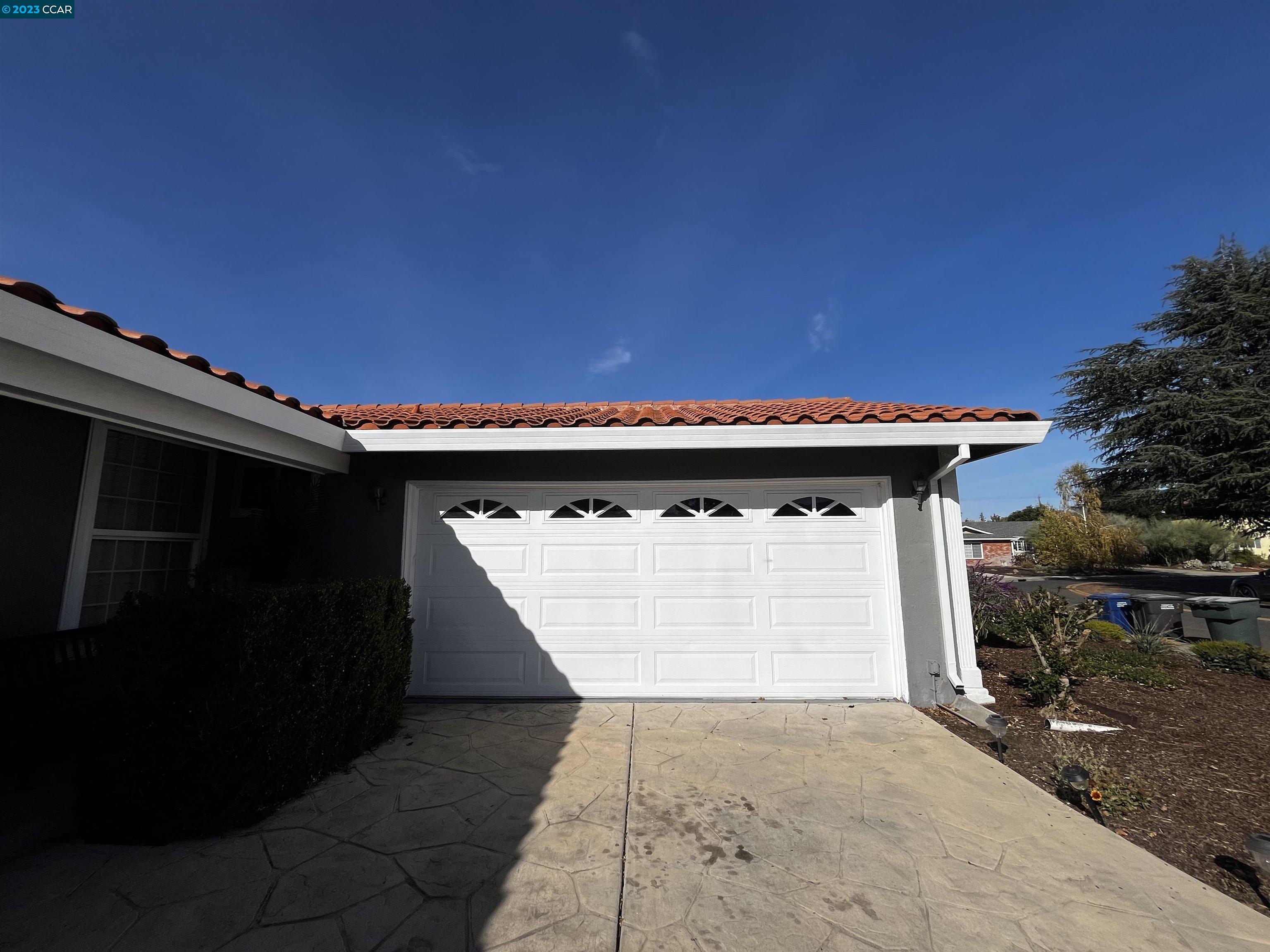 731 Graymont Circle Concord, CA 94518 - Photo 3 of 9 a close up of a fireplace