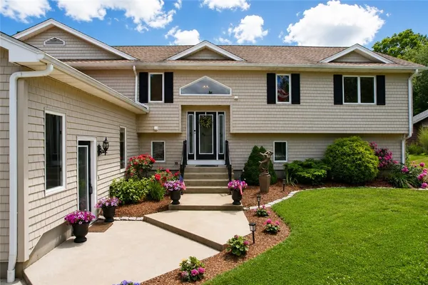 $1,100,000 | 230 Curtis Corner Road, South Kingstown, RI 02879