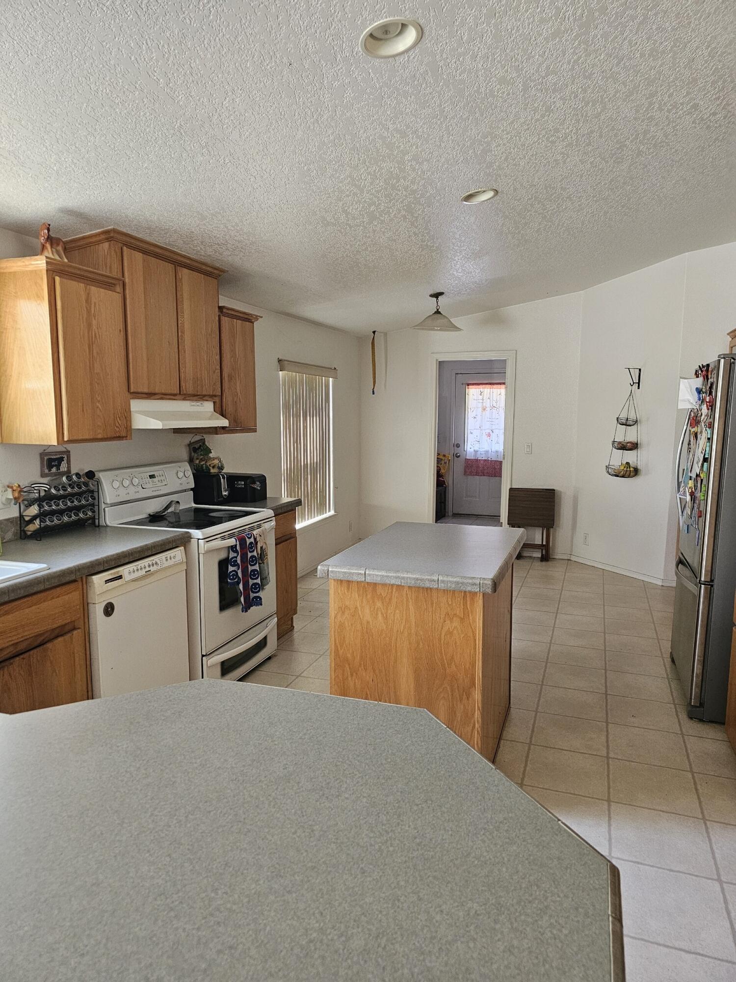 965 Galice Road, Unit SPC 11 Merlin, OR 97532 - Photo 5 of 16 g15