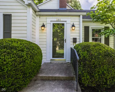 $910,000 | 385 South 6th Street, Zionsville, IN 46077