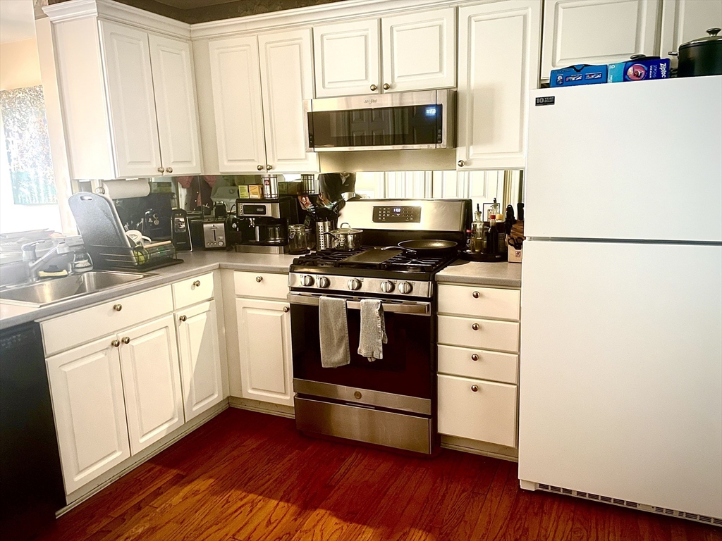 208 Gazebo Circle, Unit 208 Reading, MA 01867 - Photo 6 of 13