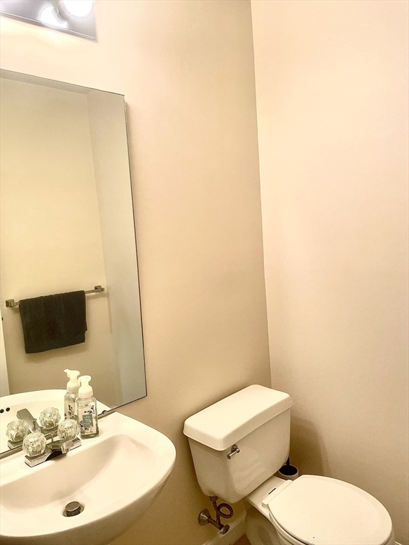 208 Gazebo Circle, Unit 208 Reading, MA 01867 - Photo 7 of 13