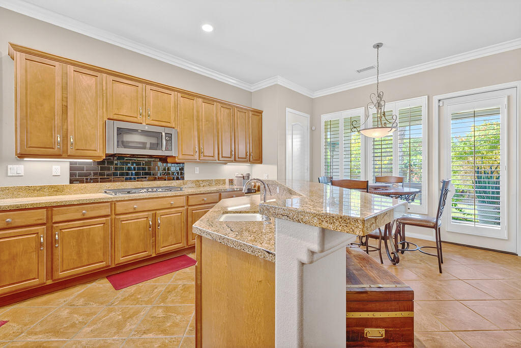 76 Via Del Mercato Rancho Mirage, CA 92270 - Photo 12 of 32 11