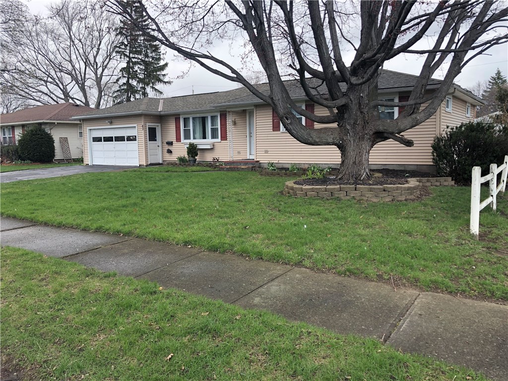 62 Woolacott Road Irondequoit, NY 14621 - Photo 4 of 49 Exterior front