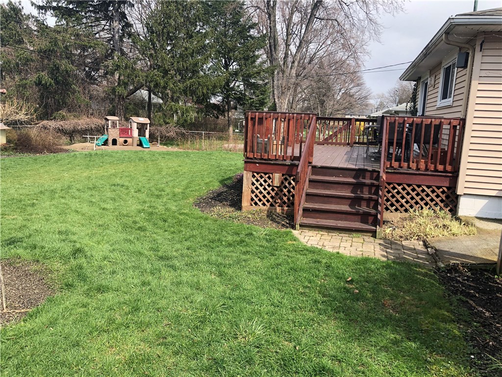 62 Woolacott Road Irondequoit, NY 14621 - Photo 41 of 49 Deck and back yard