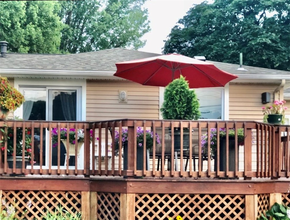 62 Woolacott Road Irondequoit, NY 14621 - Photo 44 of 49 Exterior back and deck