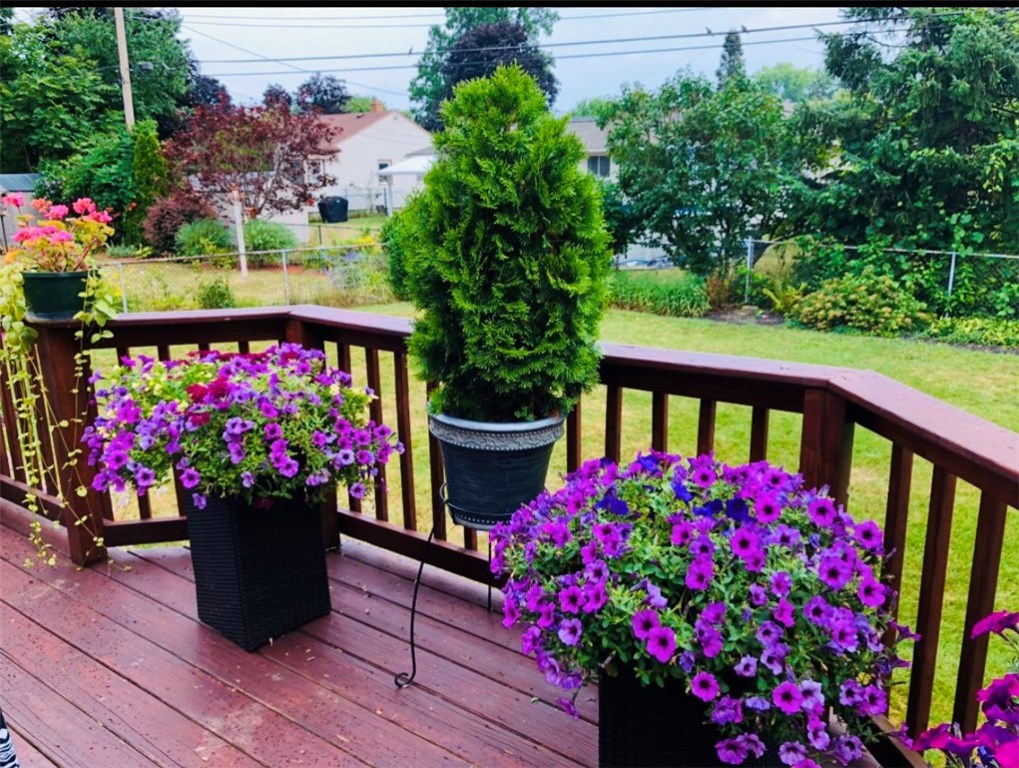 62 Woolacott Road Irondequoit, NY 14621 - Photo 45 of 49 Deck and back yard