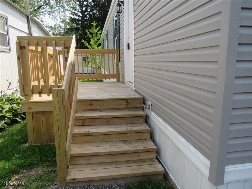 30 Kyle Lane Akron, OH 44310 - Photo 6 of 23 View of wooden deck