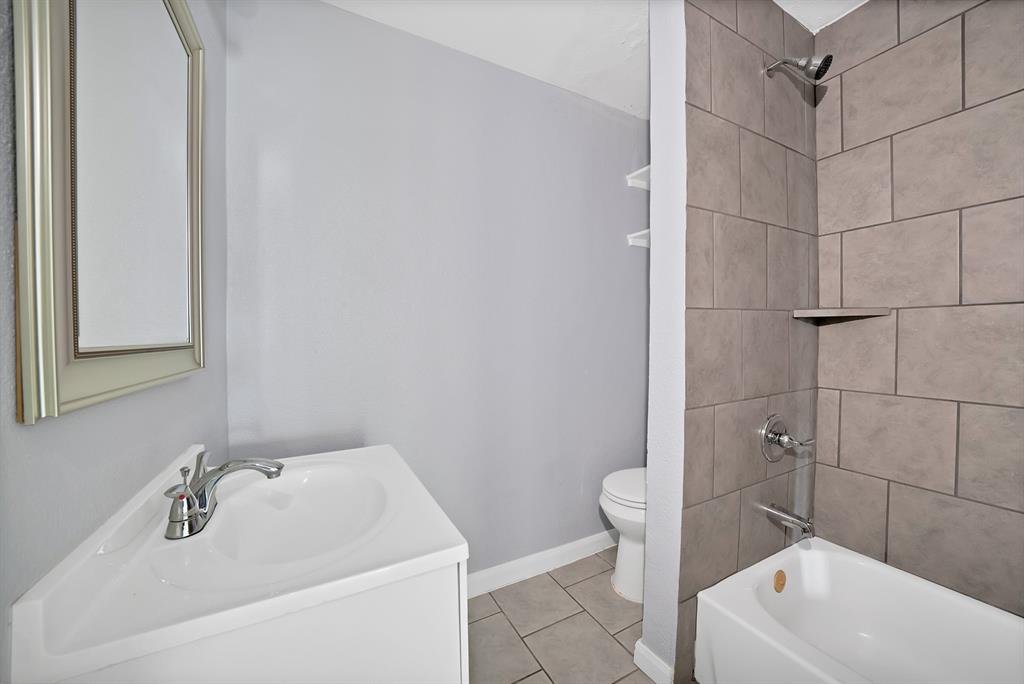 809 Hackamore Street White Settlement, TX 76108 - Photo 17 of 20