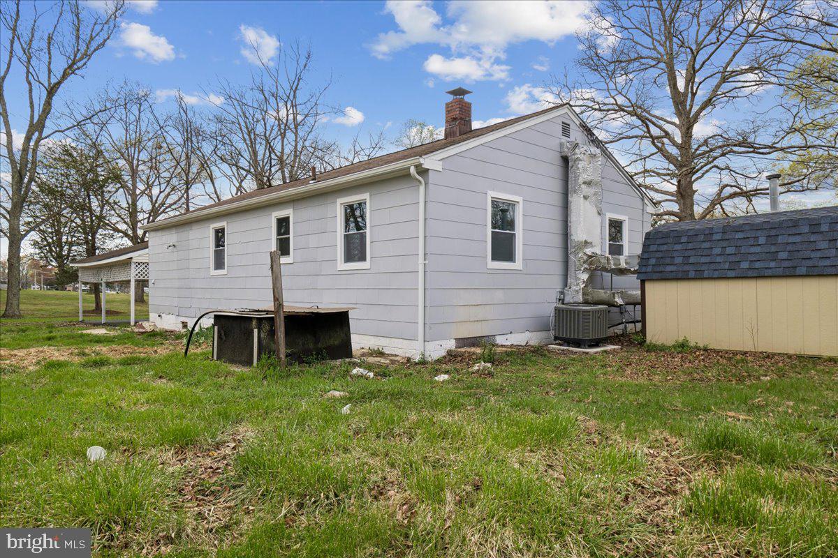 16206 Ashbox Road Brandywine, MD 20613 - Photo 11 of 30 Charming home with spacious yard.