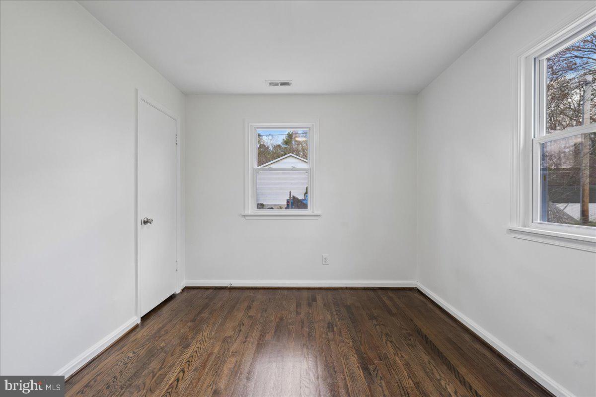 16206 Ashbox Road Brandywine, MD 20613 - Photo 27 of 30 Bright and airy blank canvas room.