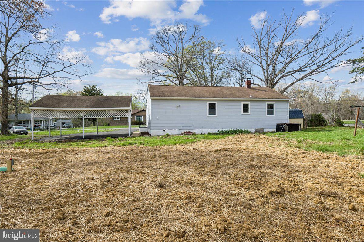 16206 Ashbox Road Brandywine, MD 20613 - Photo 8 of 30 Charming home with spacious yard.