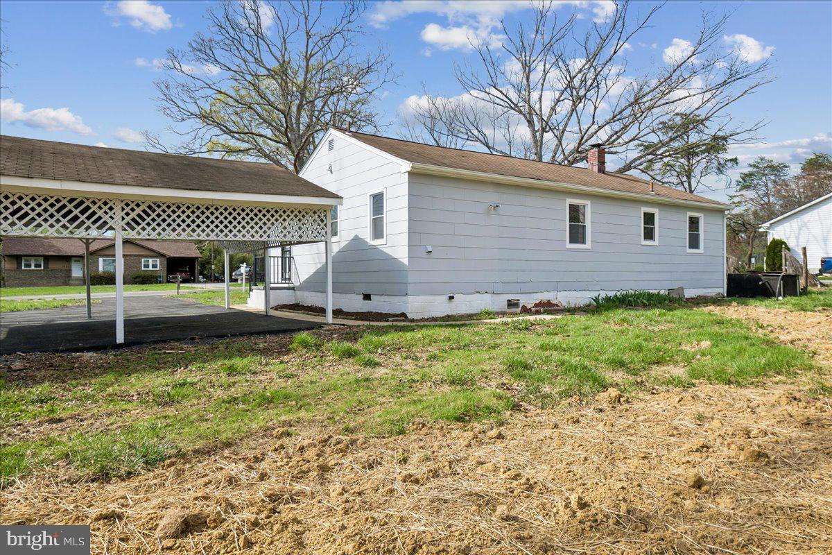 16206 Ashbox Road Brandywine, MD 20613 - Photo 9 of 30 Charming home with spacious yard.
