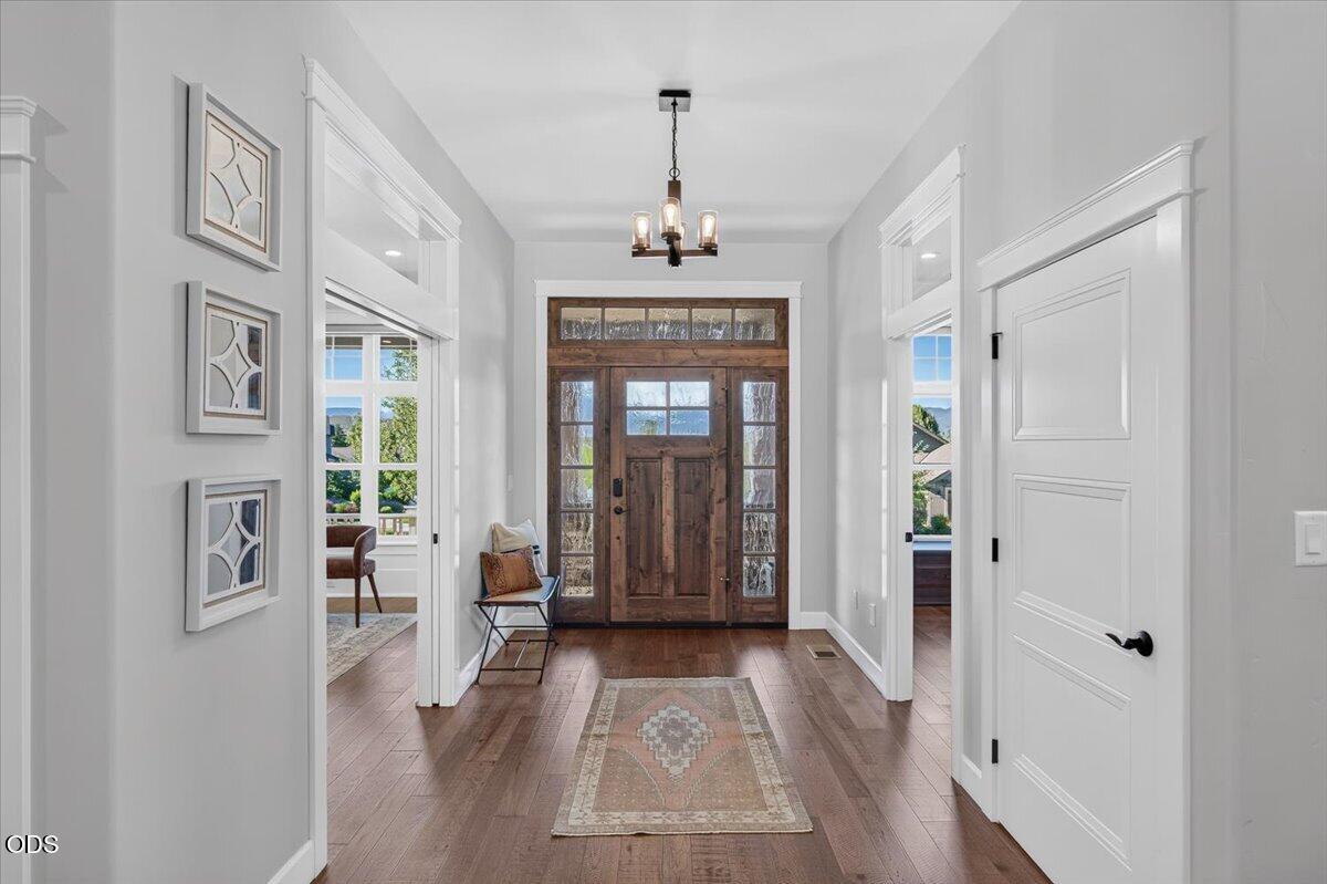 4048 Fieldbrook Avenue Medford, OR 97504 - Photo 12 of 89