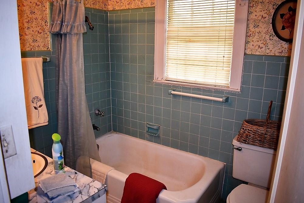 2267 Ashley River Road Charleston, SC 29414 - Photo 14 of 19 Guest Bathroom