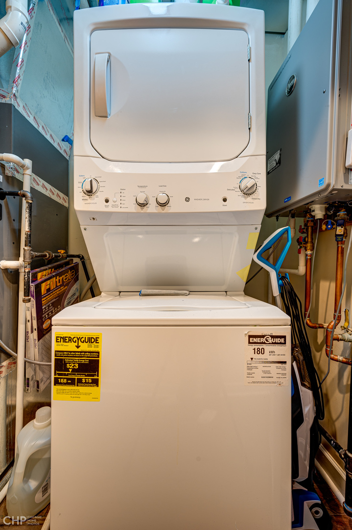 1716 South Clinton Street Chicago, IL 60616 - Photo 14 of 18 a close up of a washer dryer