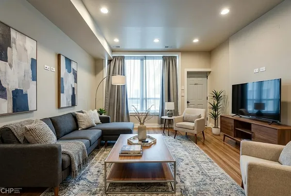 $799,000 | 1716 South Clinton Street, Chicago, IL 60616