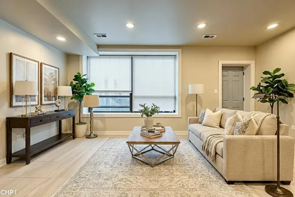 $799,000 | 1716 South Clinton Street, Chicago, IL 60616
