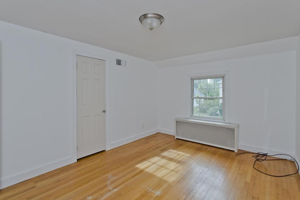 27 Brighton Street Springfield, MA 01118 - Photo 31 of 42