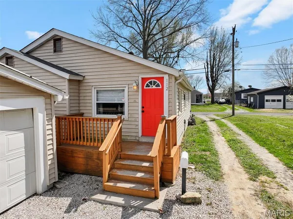 $225,000 | 112 3rd Avenue, Edwardsville, IL 62025