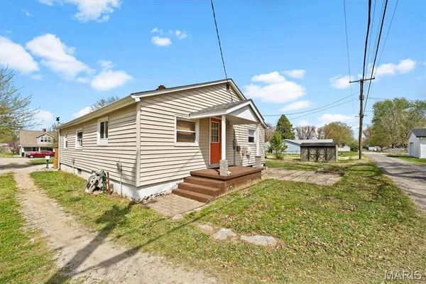 $225,000 | 112 3rd Avenue, Edwardsville, IL 62025