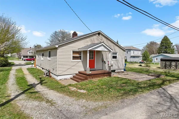 $225,000 | 112 3rd Avenue, Edwardsville, IL 62025