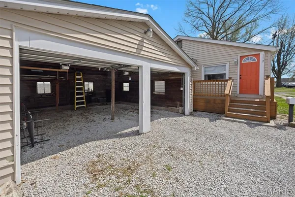 $225,000 | 112 3rd Avenue, Edwardsville, IL 62025