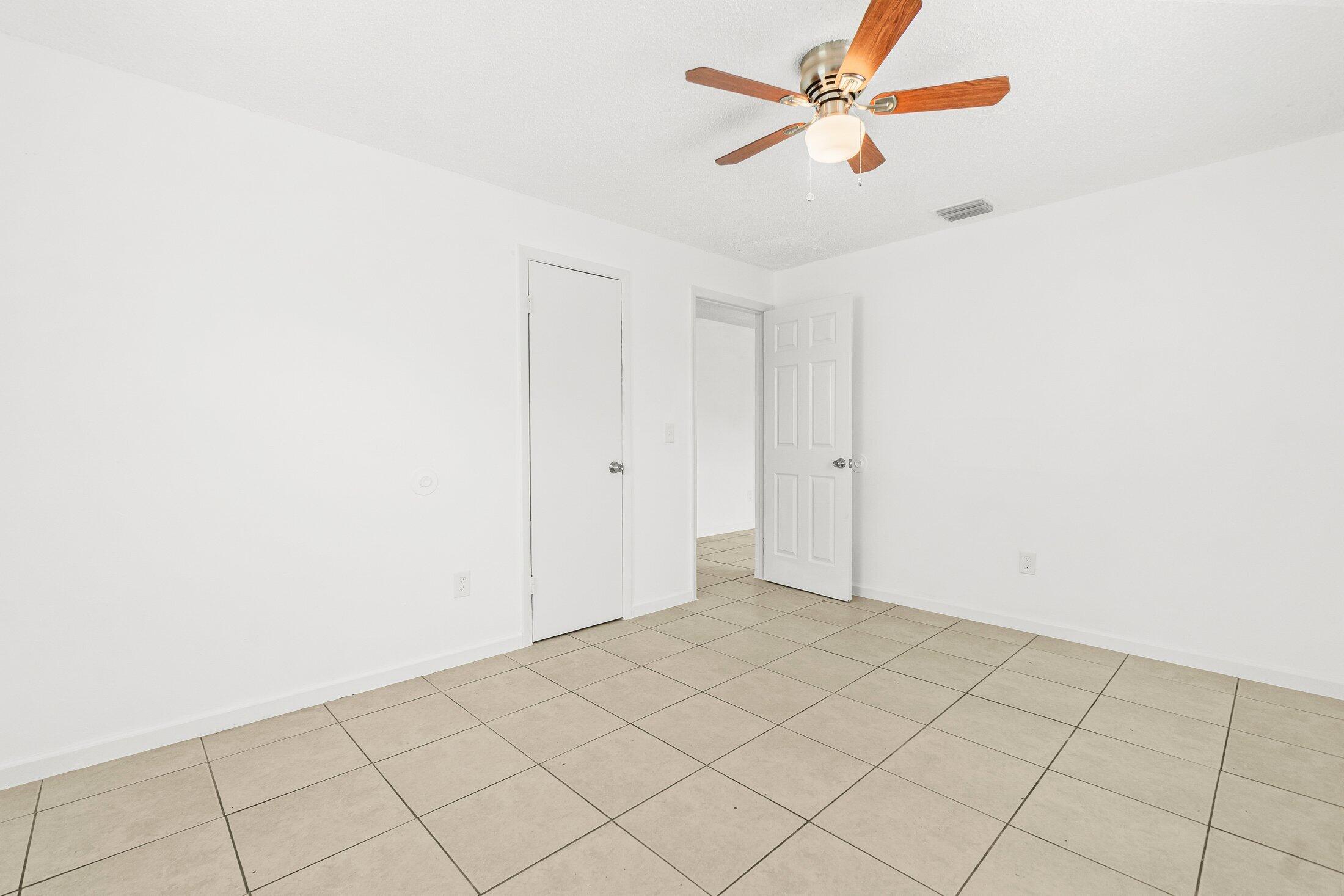 4790 Gulfstream Road Lake Worth Beach, FL 33461 - Photo 14 of 20 014-4790GulfstreamRoad-LakeWorthBeach-FL