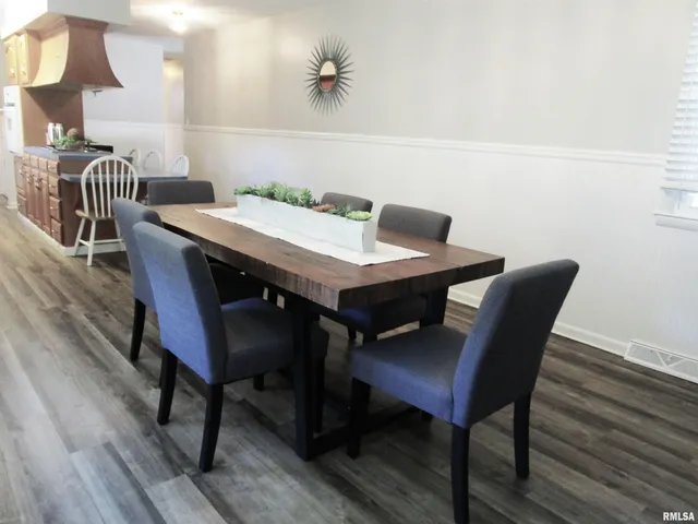 $175,000 | 304 April Avenue, Carmi, IL 62821