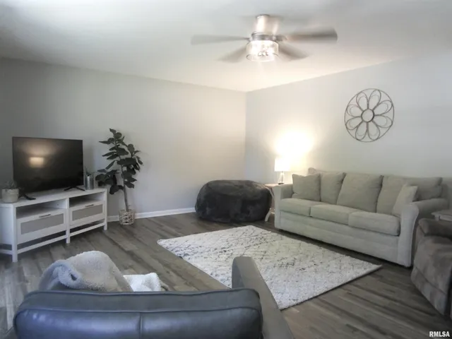 $175,000 | 304 April Avenue, Carmi, IL 62821