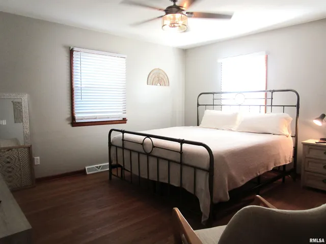 $175,000 | 304 April Avenue, Carmi, IL 62821