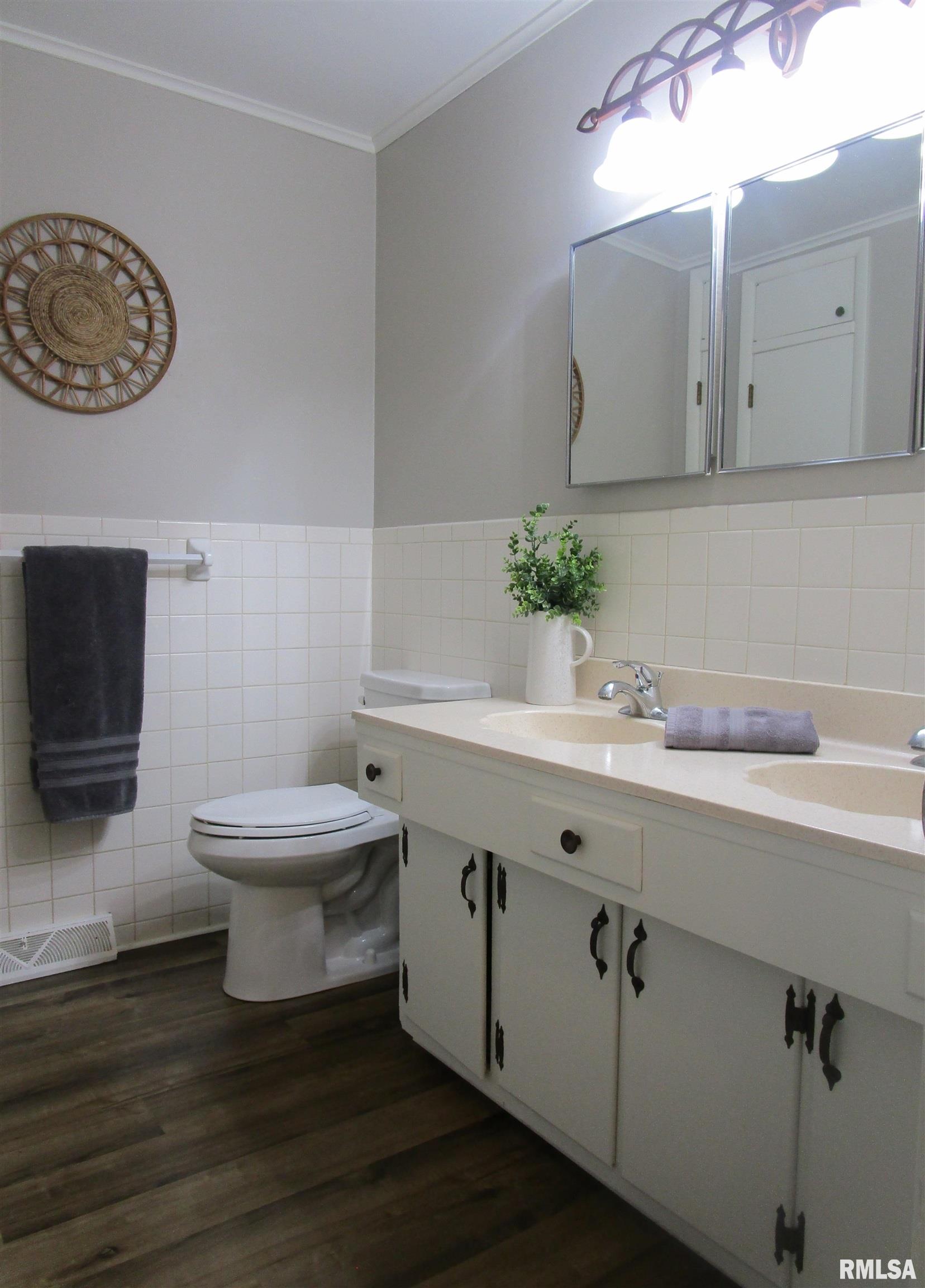 304 April Avenue Carmi, IL 62821 - Photo 5 of 20