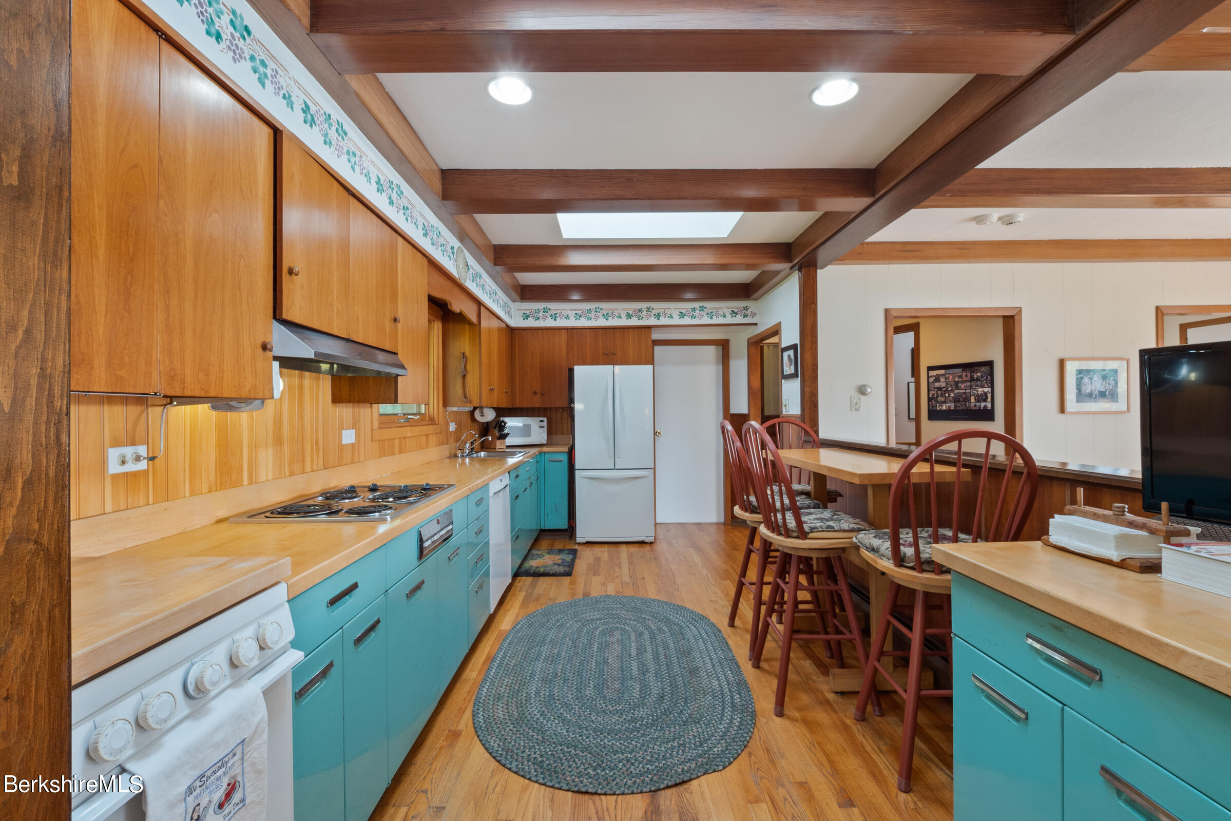 61 Bramble Lane Lenox, MA 01240 - Photo 17 of 42 a kitchen with lots of counter top space