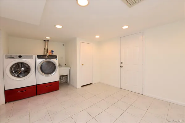 $1,450,000 | 166-36 23rd Avenue | Clearview
