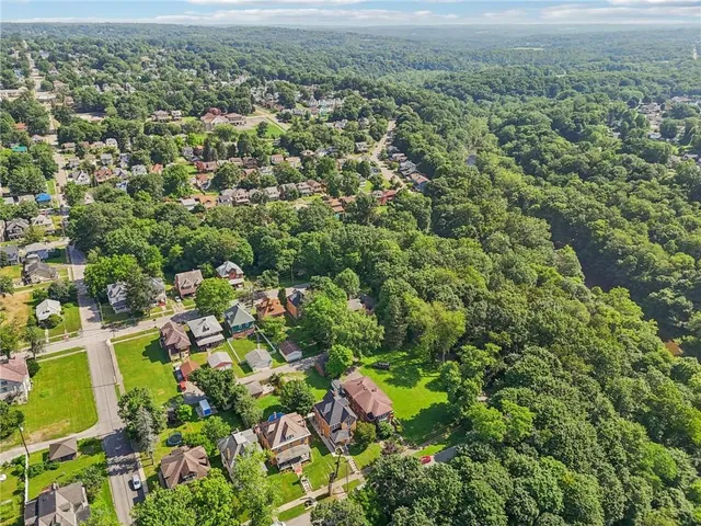 $269,000 | 407 East Lincoln Avenue, New Castle, PA 16101