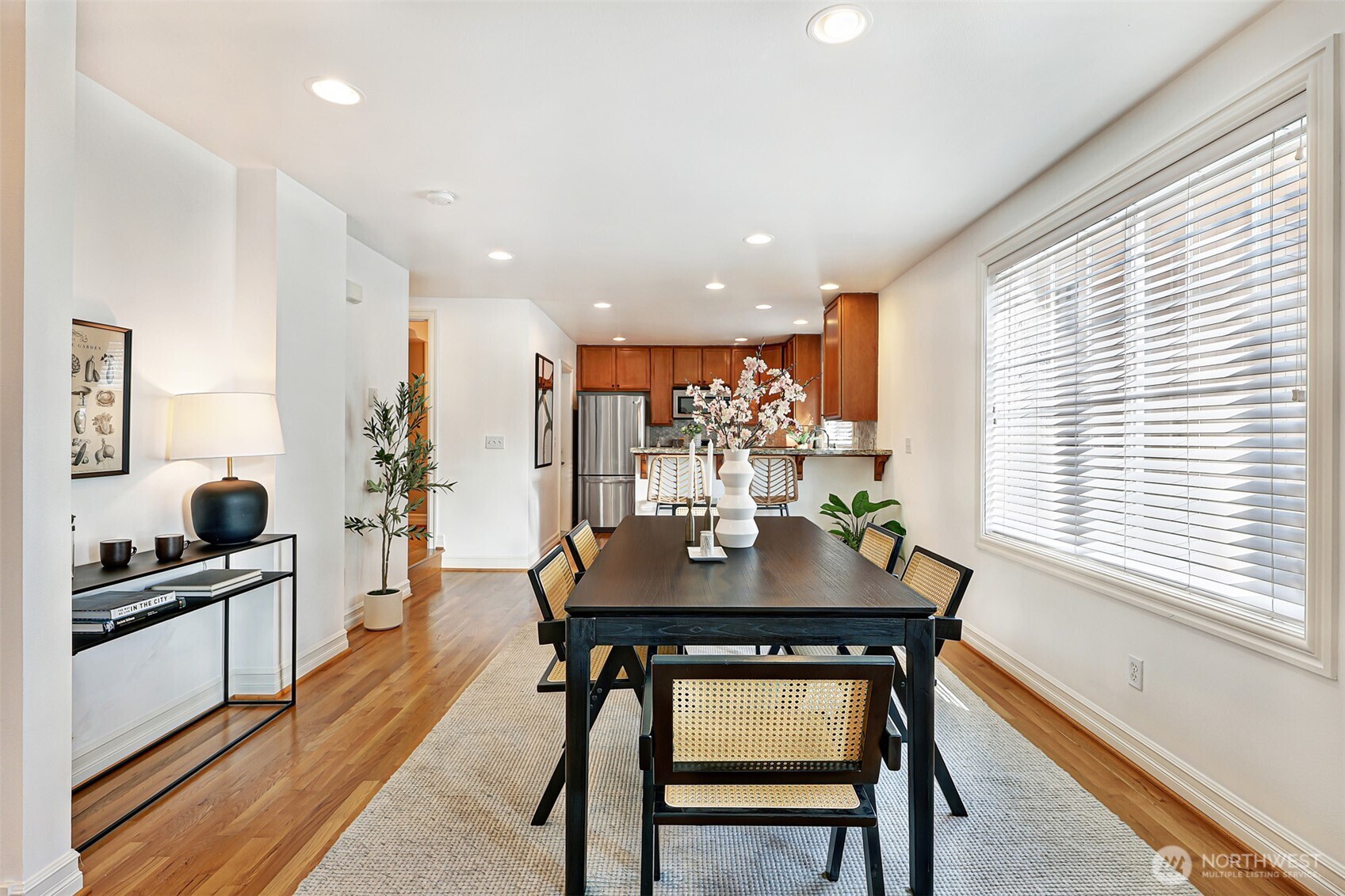 937 North 97th Street Seattle, WA 98103 - Photo 14 of 38