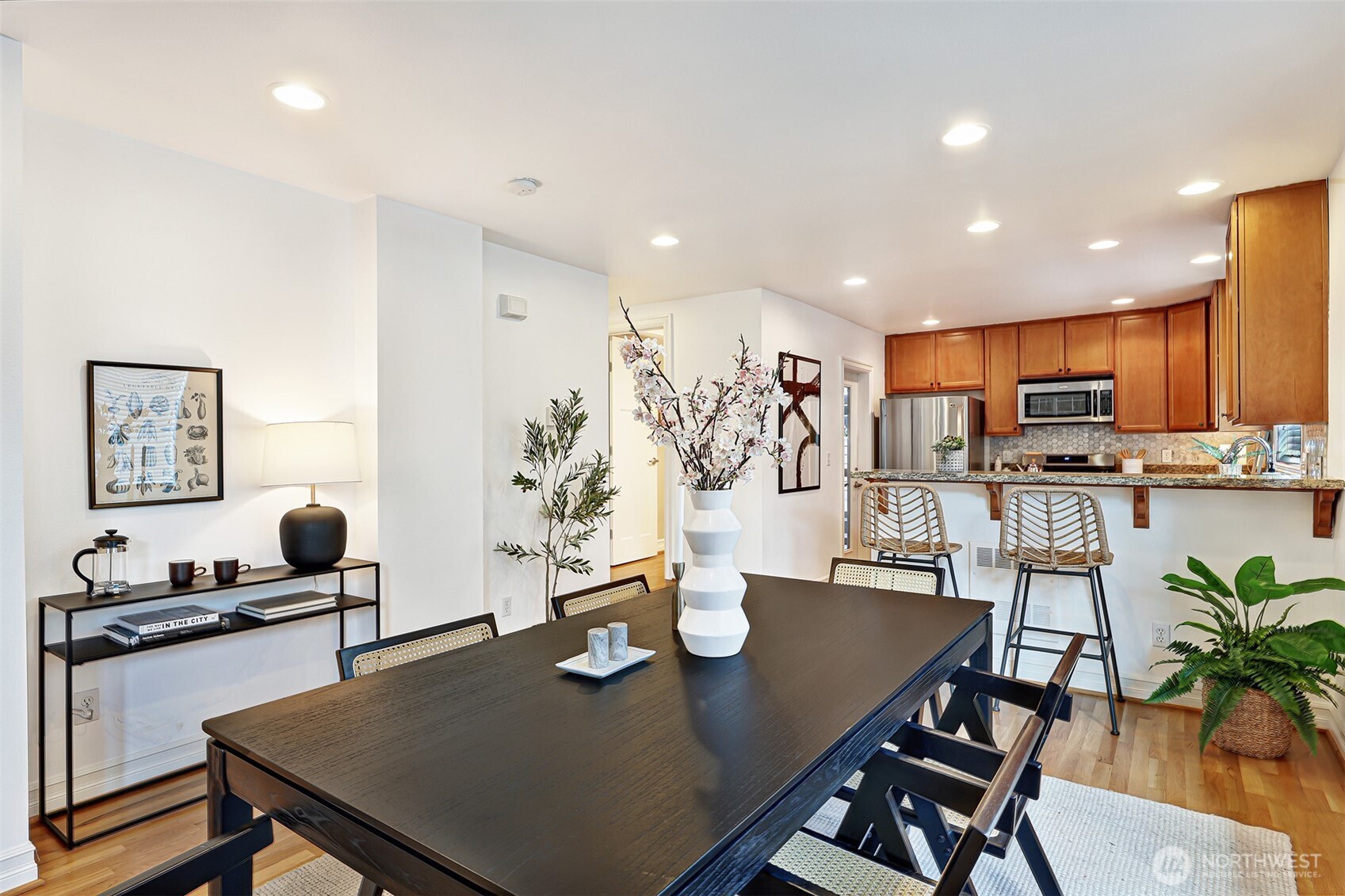 937 North 97th Street Seattle, WA 98103 - Photo 15 of 38