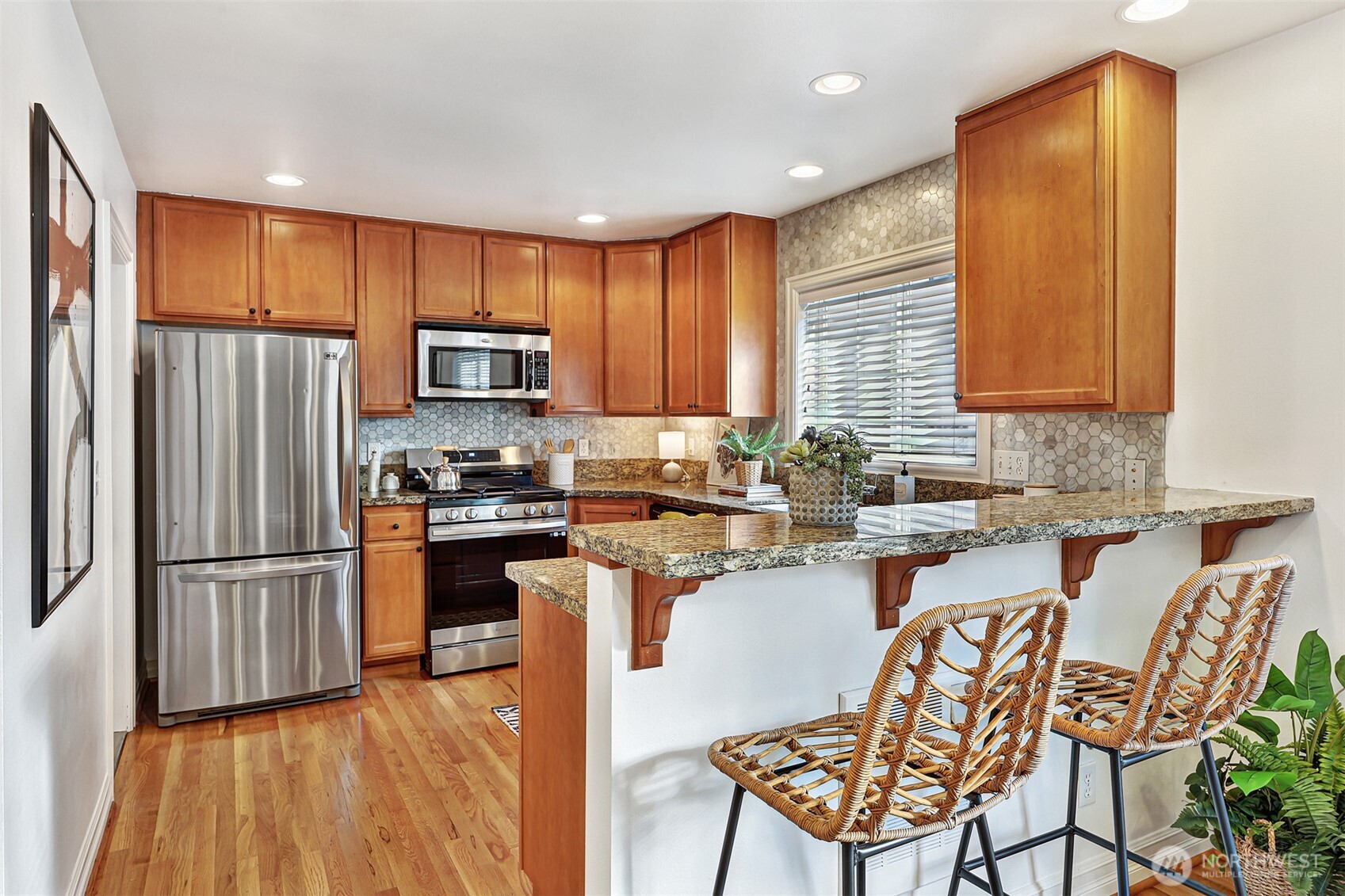 937 North 97th Street Seattle, WA 98103 - Photo 16 of 38