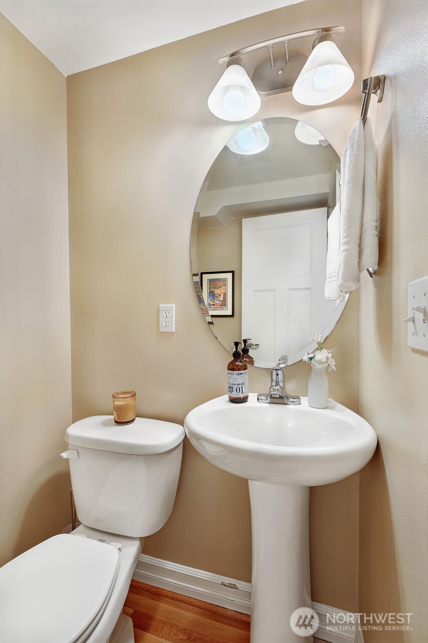 937 North 97th Street Seattle, WA 98103 - Photo 21 of 38