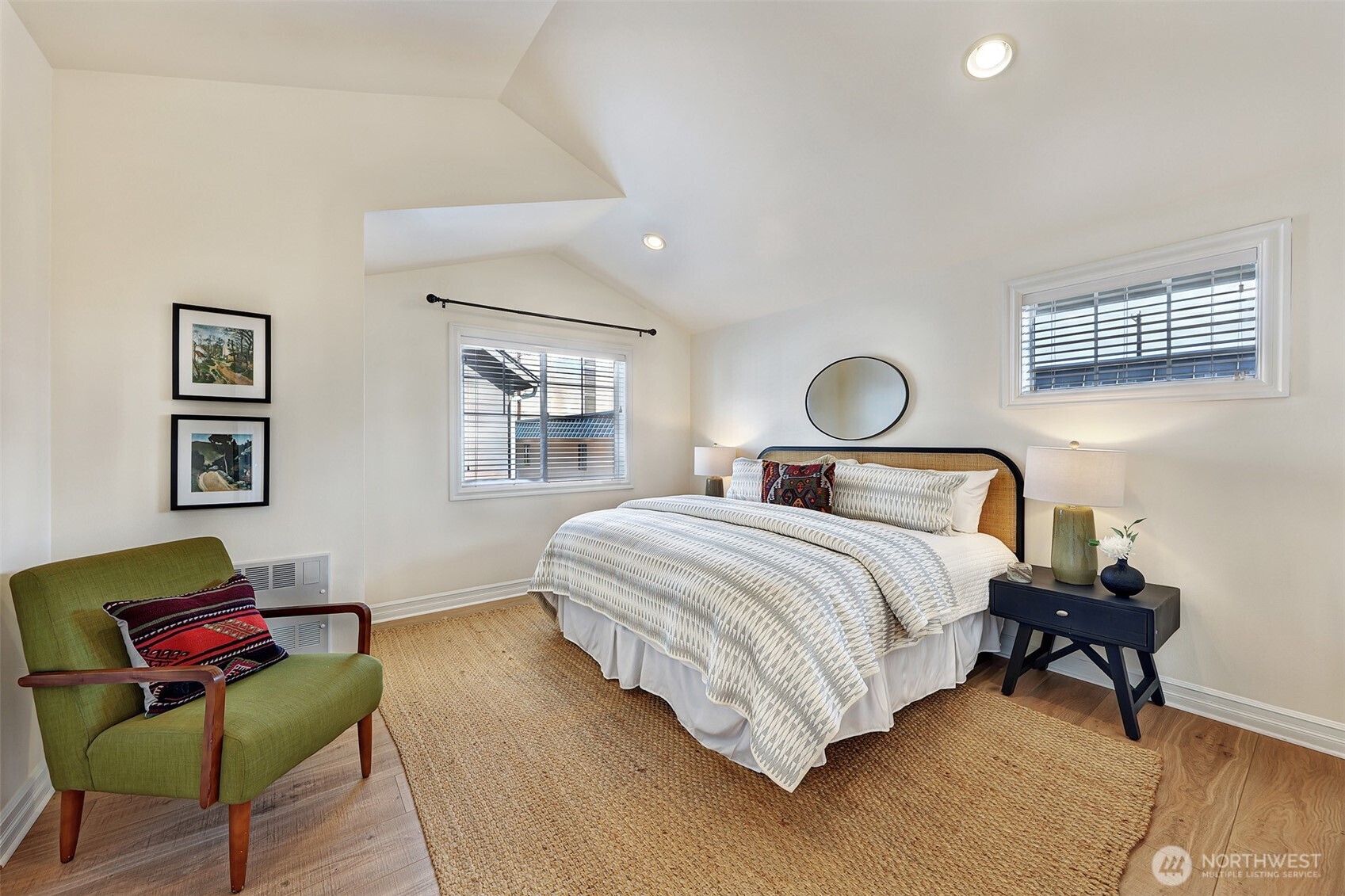 937 North 97th Street Seattle, WA 98103 - Photo 23 of 38