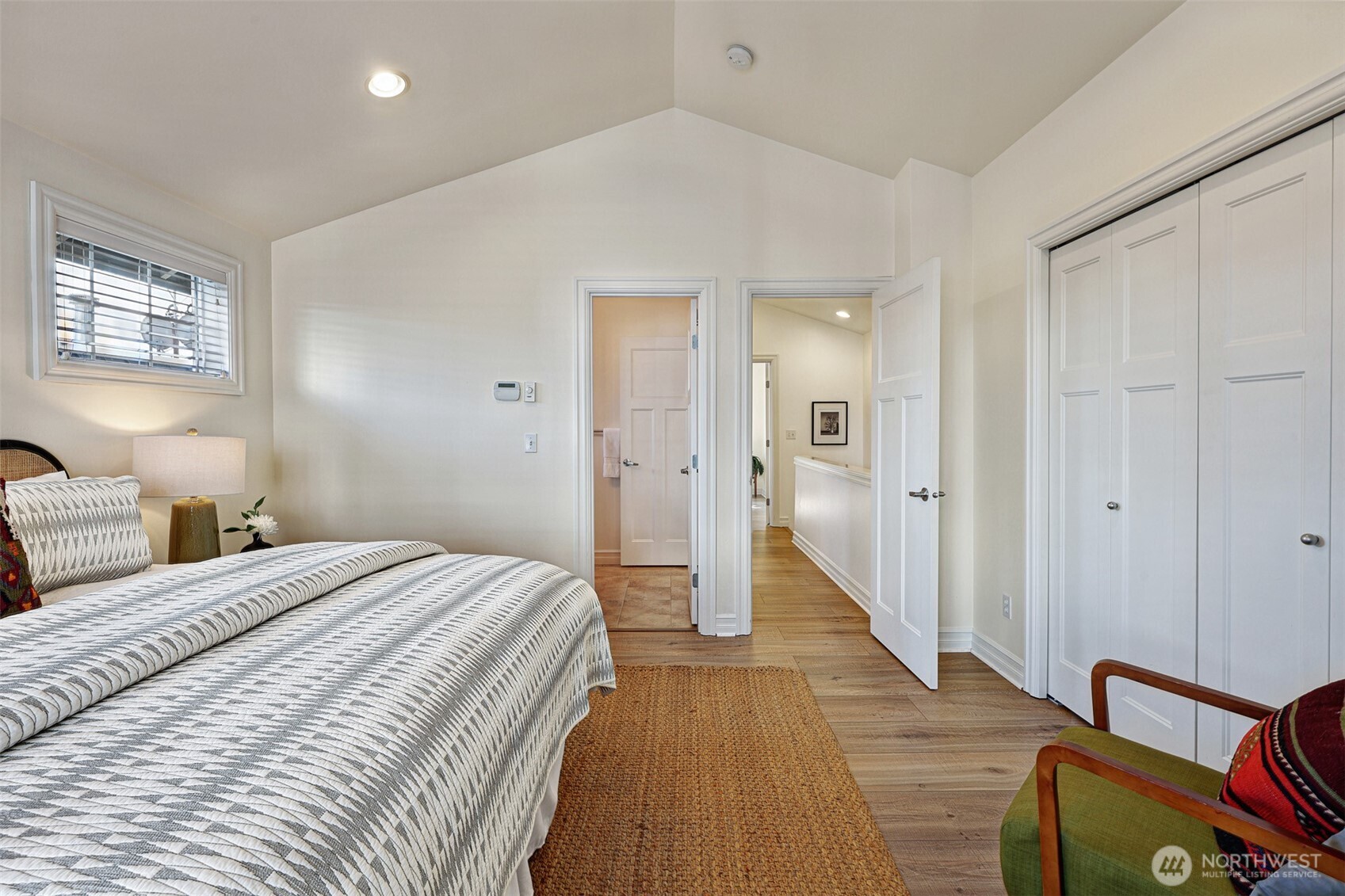 937 North 97th Street Seattle, WA 98103 - Photo 25 of 38