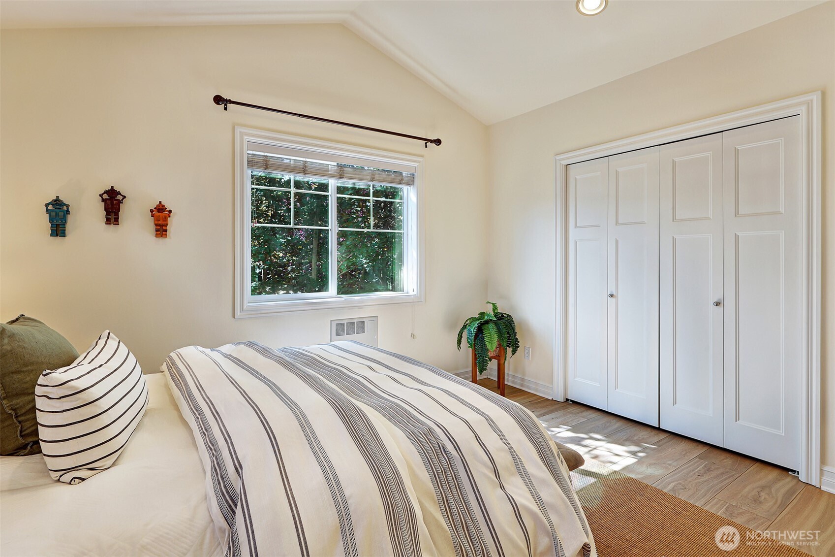 937 North 97th Street Seattle, WA 98103 - Photo 29 of 38