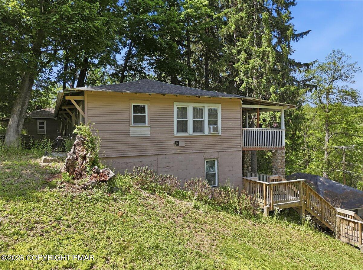 122 Cross Road Saylorsburg, PA 18353 - Photo 30 of 38 Side