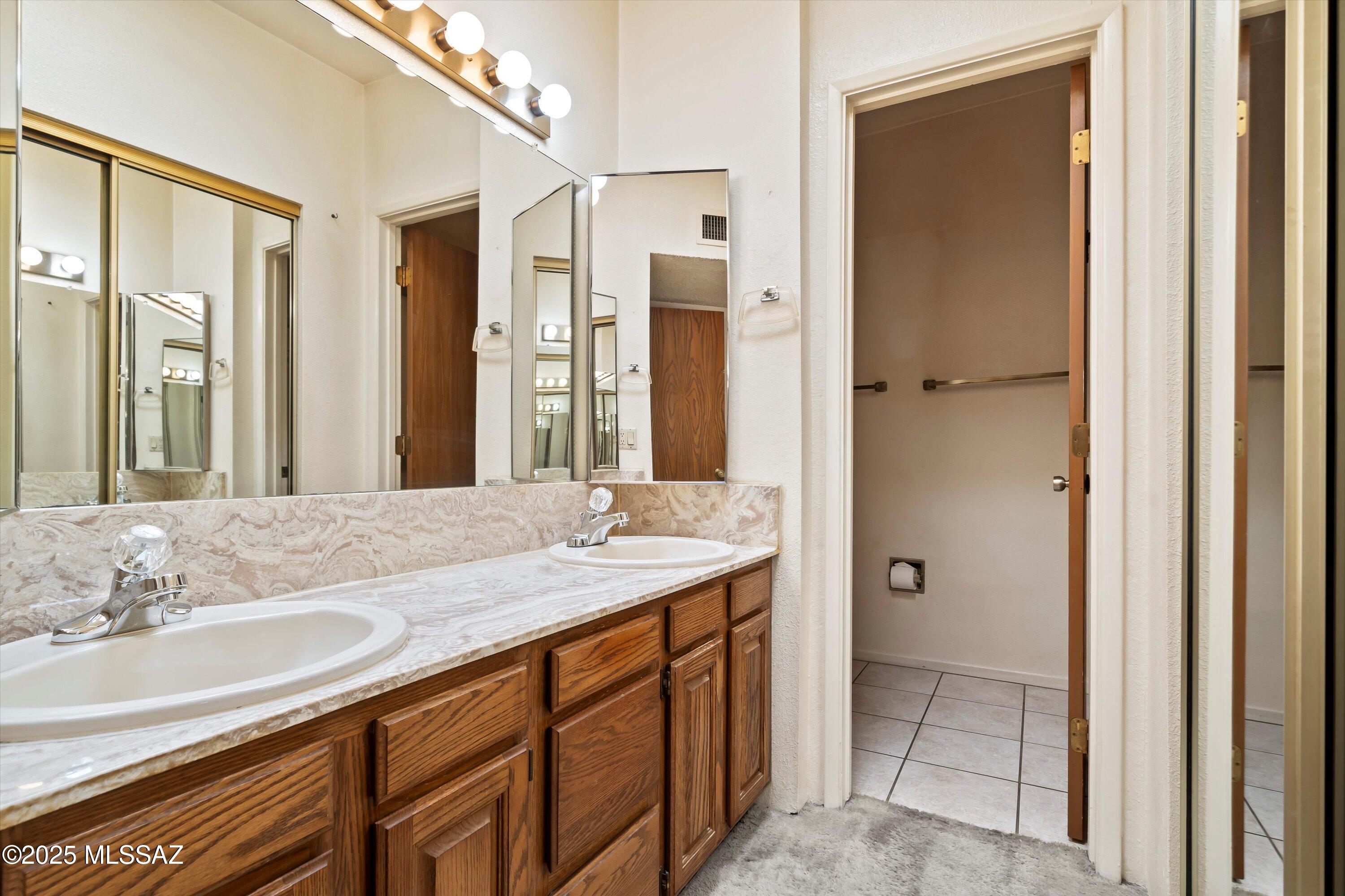 1949 North Swan Road, Unit 32 Tucson, AZ 85712 - Photo 16 of 24 Gallery Image 16