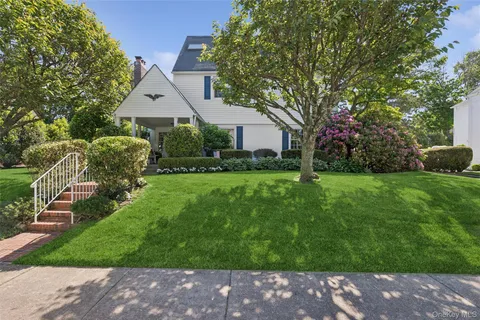 $1,985,000 | 153 Roxbury Road, Garden City, NY 11530