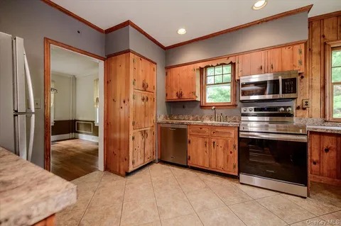 $889,000 | 36 Seaview Avenue, Northport, NY 11768